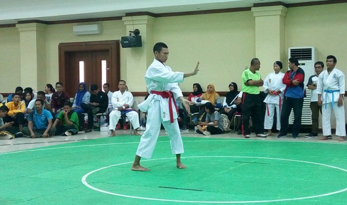 Indra Lukman juara kata perorangan putra O2SN SMK DKI Jakarta. (Adt/NYSN)